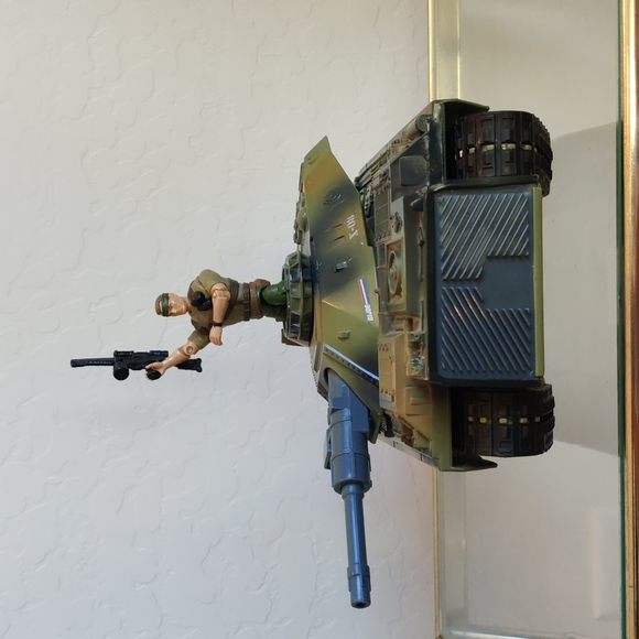 1998 GI Joe Tank w/ 1994 GI Joe - Picture 6 of 9